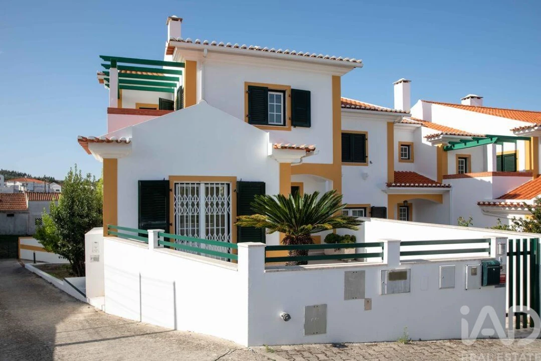 Moradia T4 para Arrendamento em Venda do Pinheiro e Santo Estêvão das Galés Foto 28