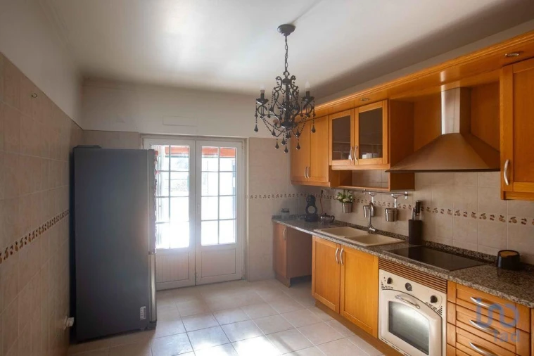 Moradia T4 para Arrendamento em Venda do Pinheiro e Santo Estêvão das Galés Foto 6