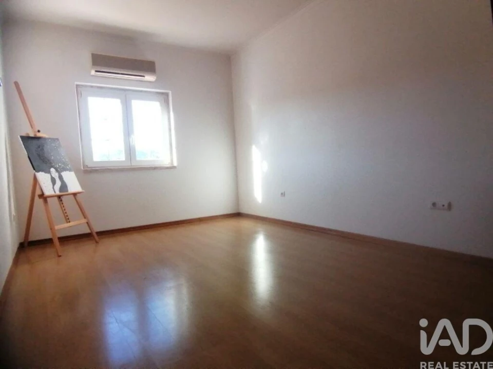 Moradia T4 para Arrendamento em Venda do Pinheiro e Santo Estêvão das Galés Foto 19