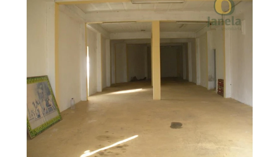 Armazém para Venda em Alte