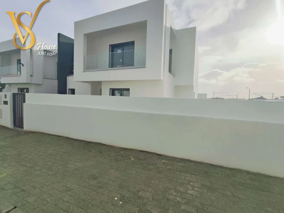 Moradia T4 para Venda em Corroios Foto 12