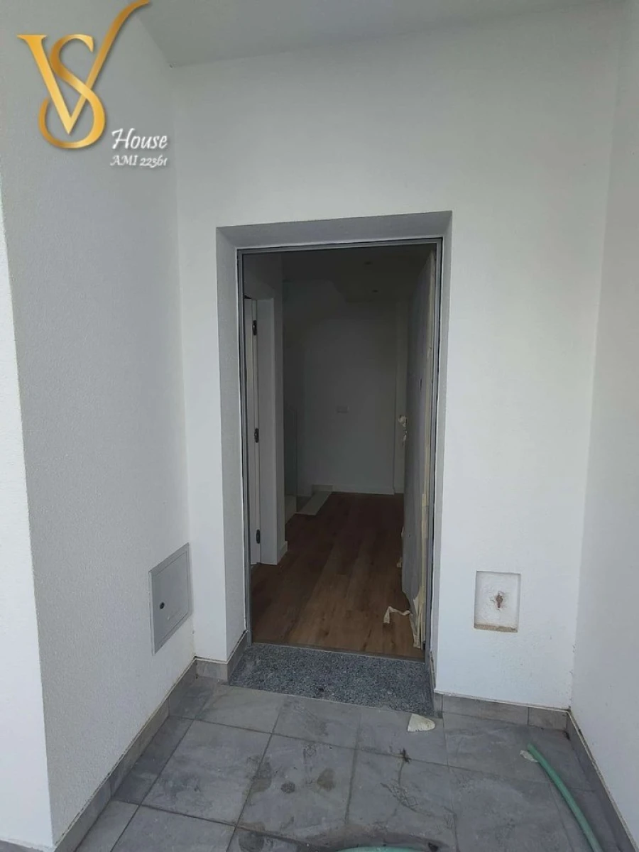 Moradia T4 para Venda em Corroios Foto 10