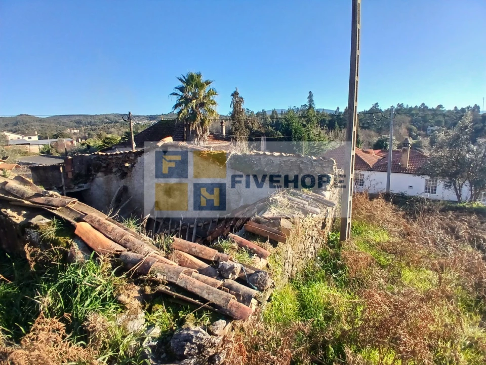 Moradia T1 para Venda em Poiares (Santo Andre) Foto 12