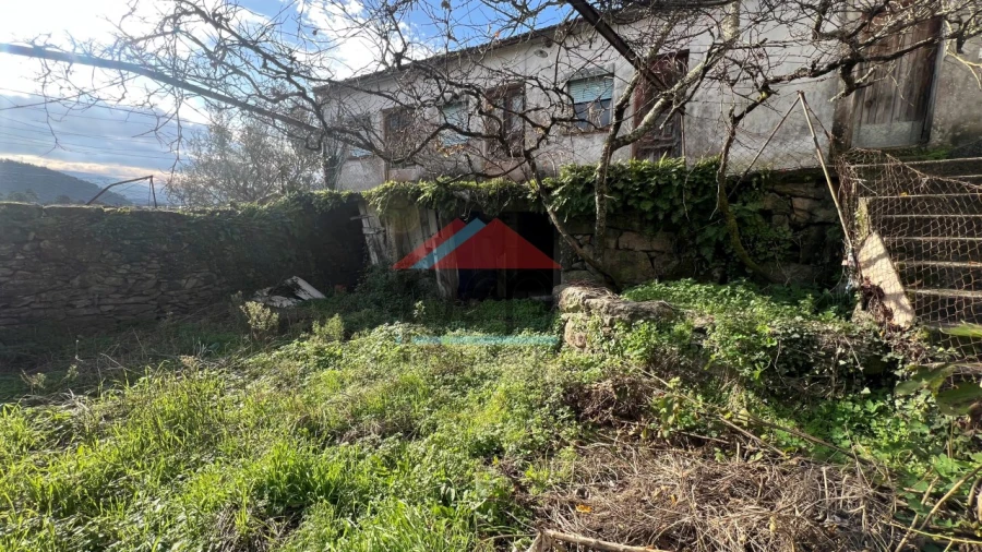 Moradia T4 para Venda em Segude Foto 18