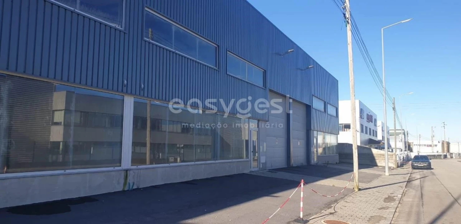 Armazém para Venda em Oliveira do Bairro Foto 3