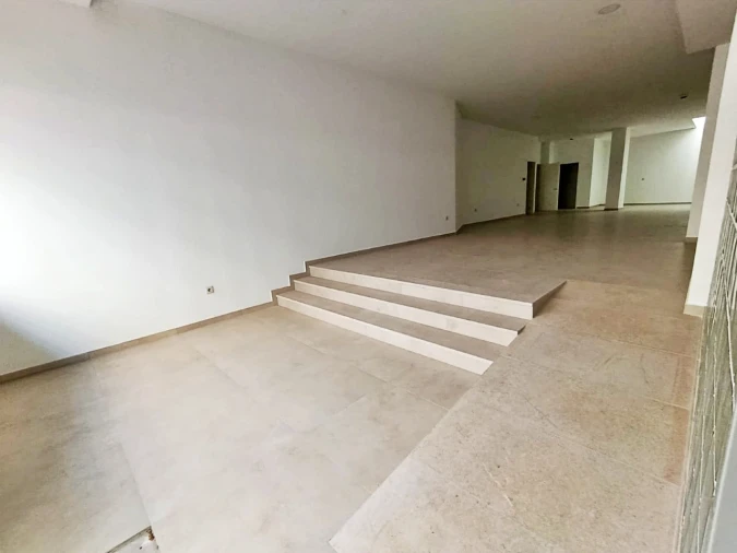 Loja para Arrendamento em Cidade da Maia Foto 2