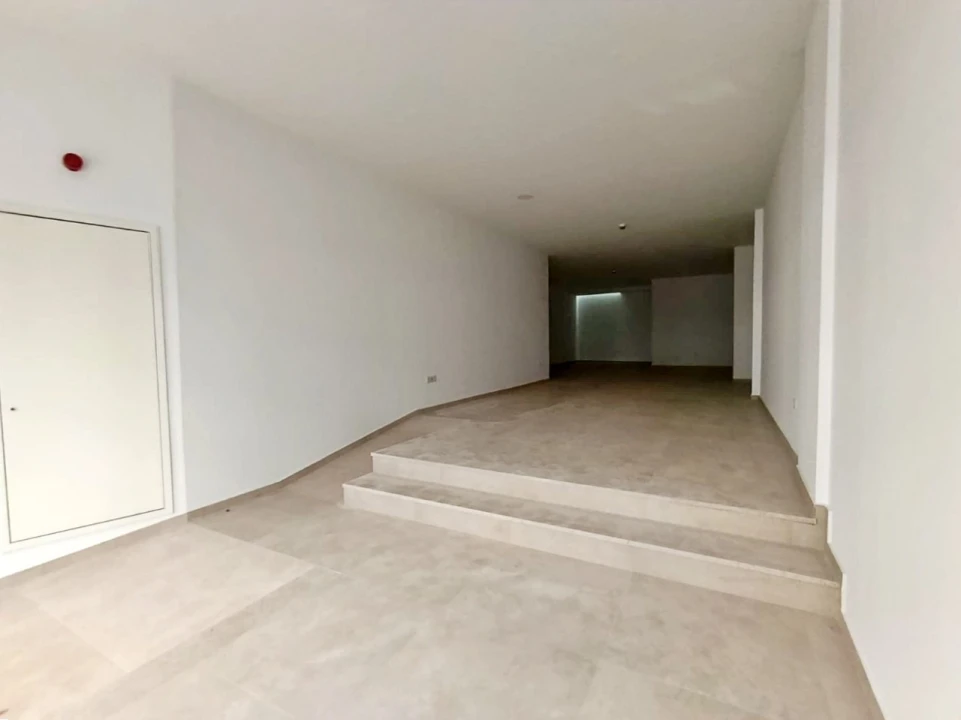 Loja para Arrendamento em Cidade da Maia Foto 1