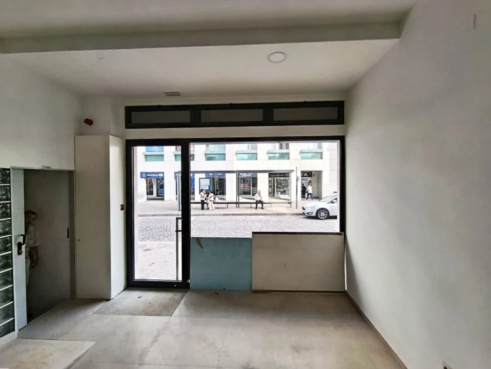 Loja para Arrendamento em Cidade da Maia Foto 11