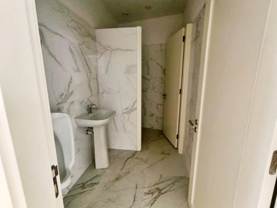 Loja para Arrendamento em Cidade da Maia Foto 17