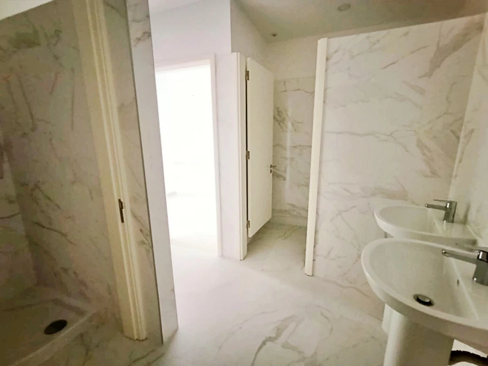 Loja para Arrendamento em Cidade da Maia Foto 18