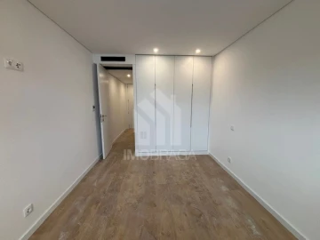 Apartamento T2 para Venda em São Vicente (Braga)