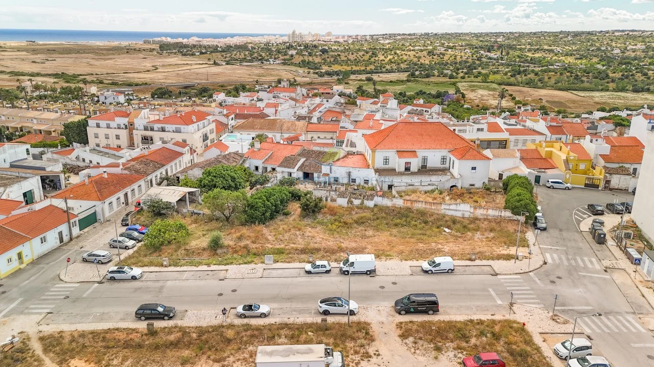 Prédio para Venda em Alcantarilha e Pêra Foto 2