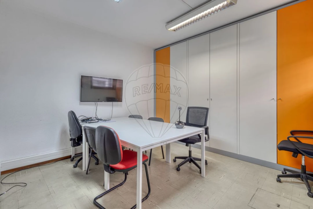 Armazém para Arrendamento em Cidade da Maia Foto 20