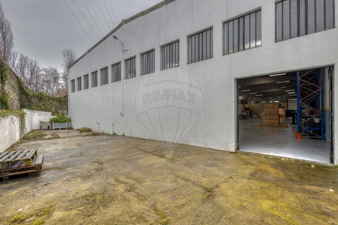 Armazém para Arrendamento em Cidade da Maia Foto 10