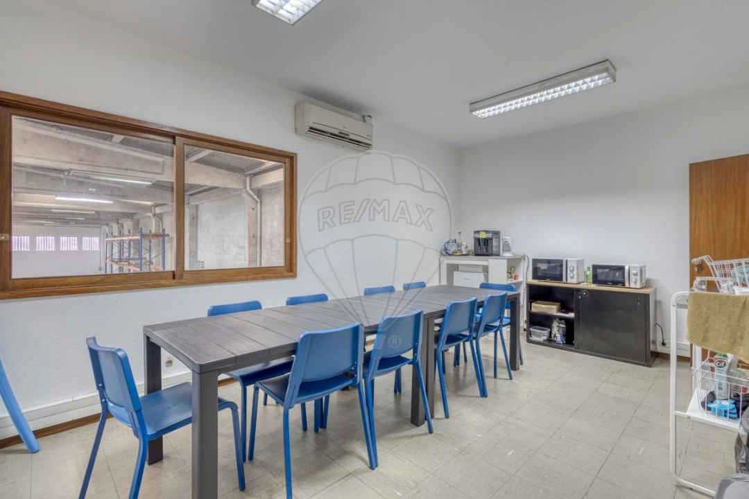 Armazém para Arrendamento em Cidade da Maia Foto 25