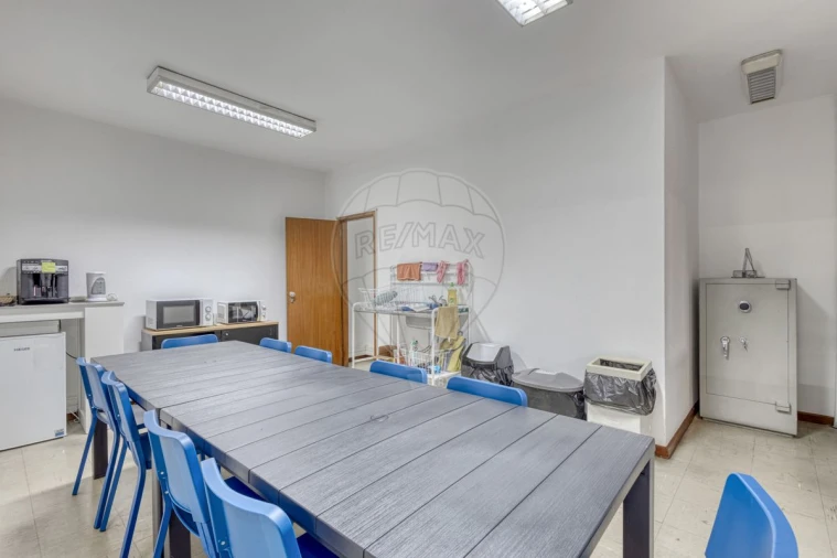 Armazém para Arrendamento em Cidade da Maia Foto 27