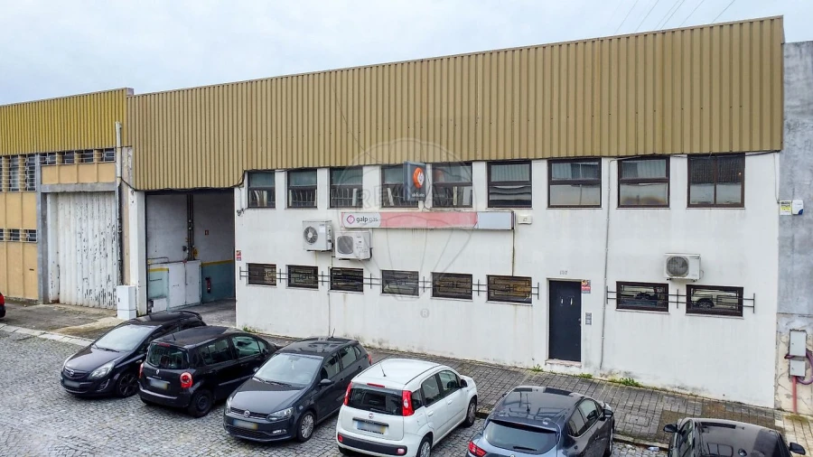 Armazém para Arrendamento em Cidade da Maia