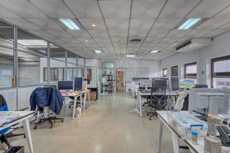 Armazém para Arrendamento em Cidade da Maia Foto 31