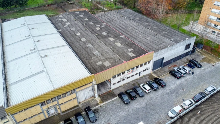 Armazém para Arrendamento em Cidade da Maia Foto 3