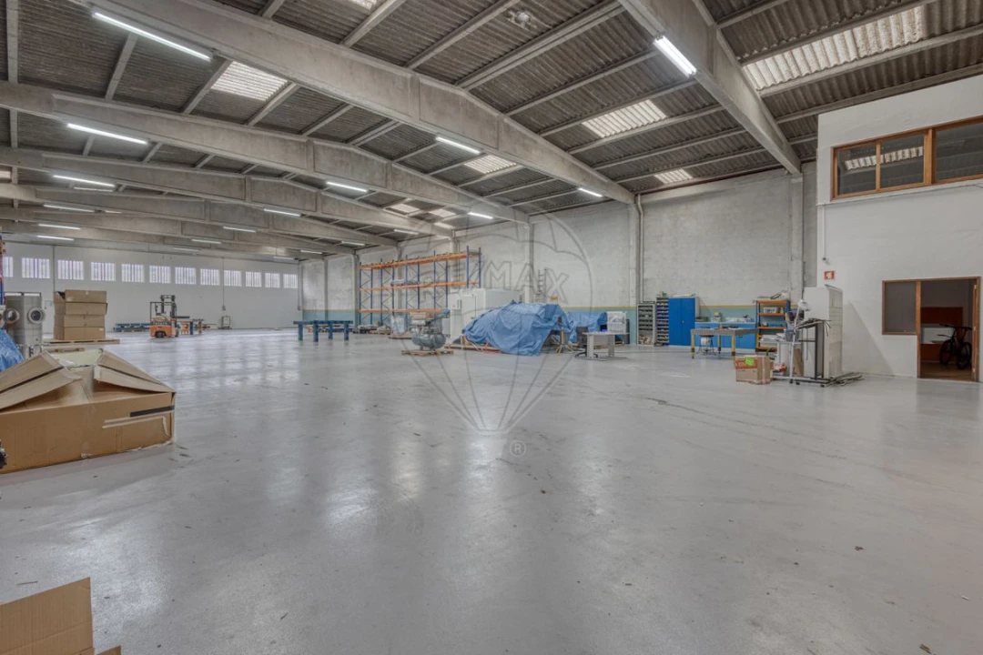 Armazém para Arrendamento em Cidade da Maia Foto 12