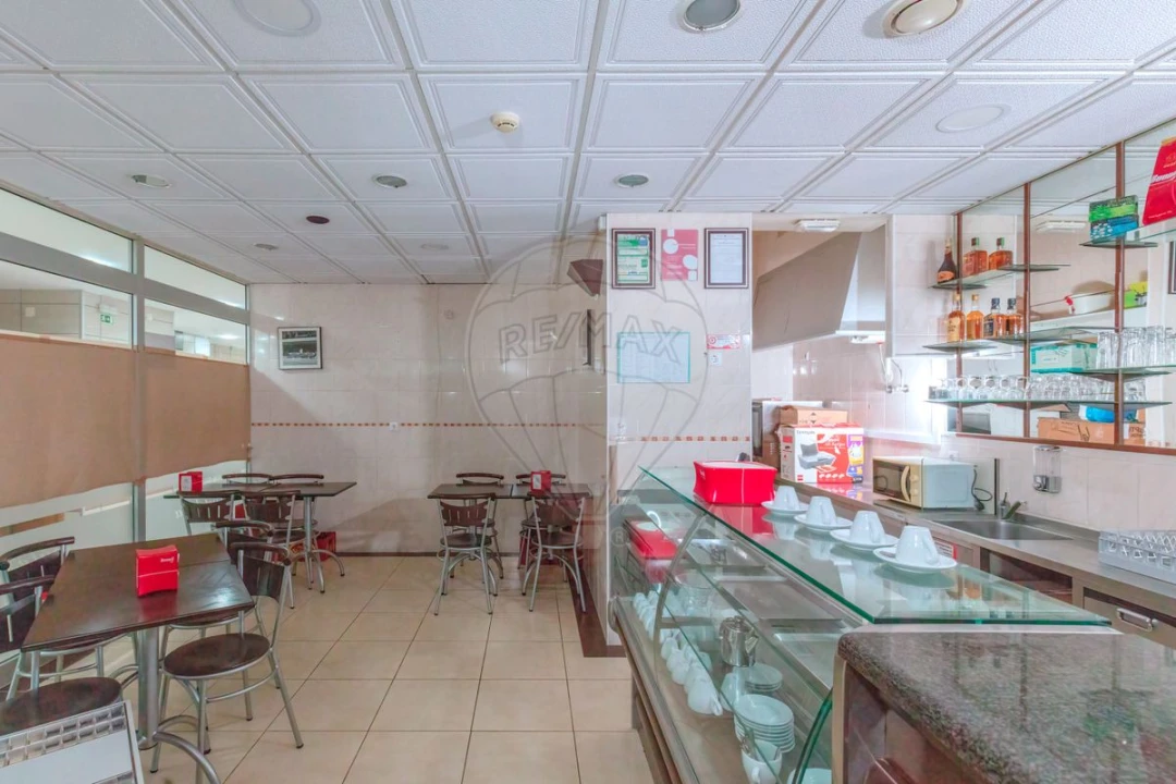 Loja para Venda em Póvoa de Santa Iria e Forte da Casa Foto 8