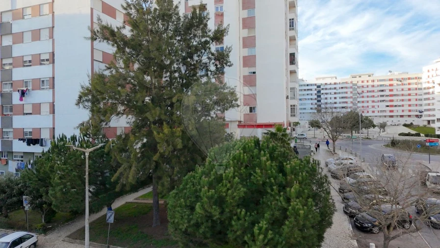 Loja para Venda em Póvoa de Santa Iria e Forte da Casa Foto 1