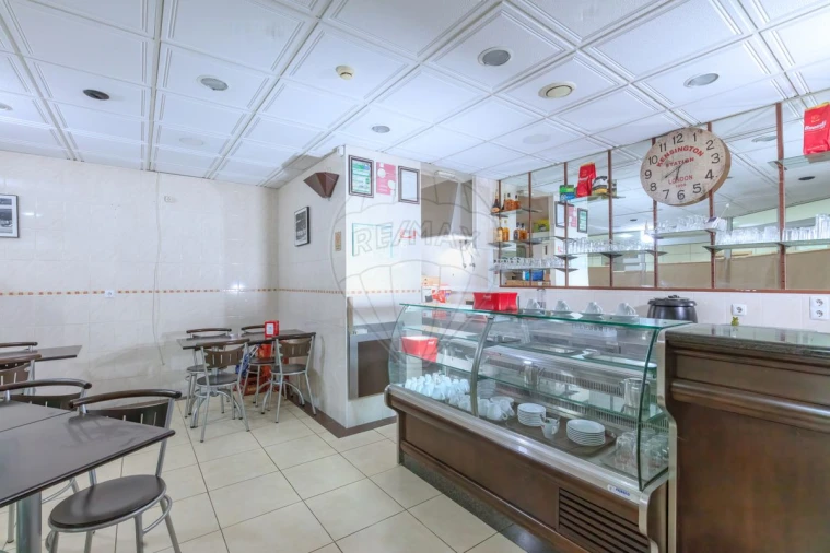 Loja para Venda em Póvoa de Santa Iria e Forte da Casa Foto 4