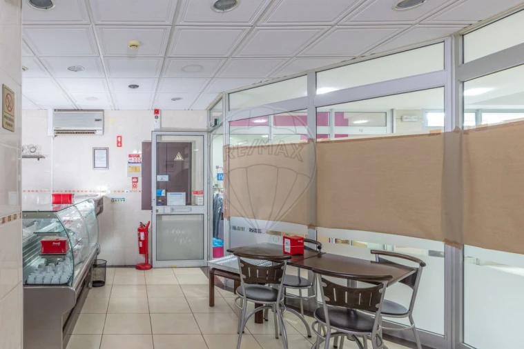 Loja para Venda em Póvoa de Santa Iria e Forte da Casa Foto 5