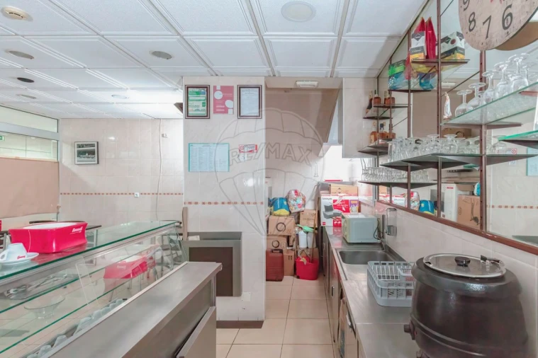Loja para Venda em Póvoa de Santa Iria e Forte da Casa Foto 7