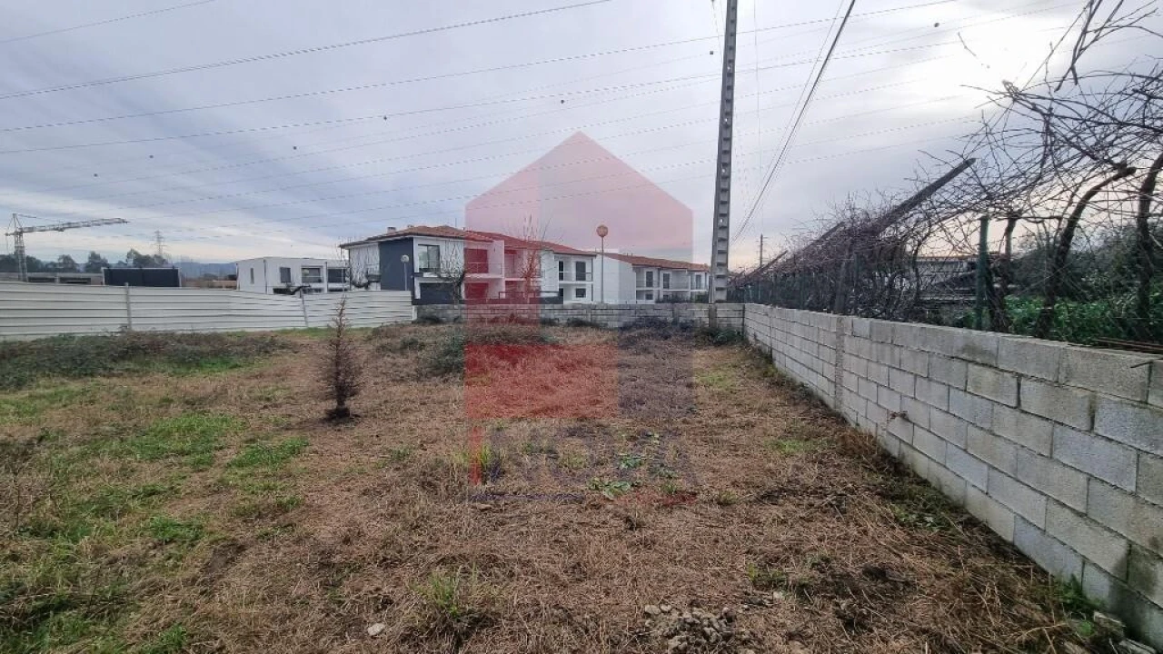 Terreno para Venda em Soutelo Foto 3