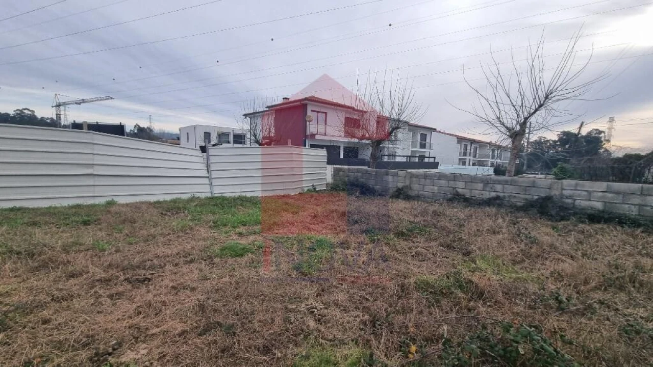 Terreno para Venda em Soutelo Foto 7