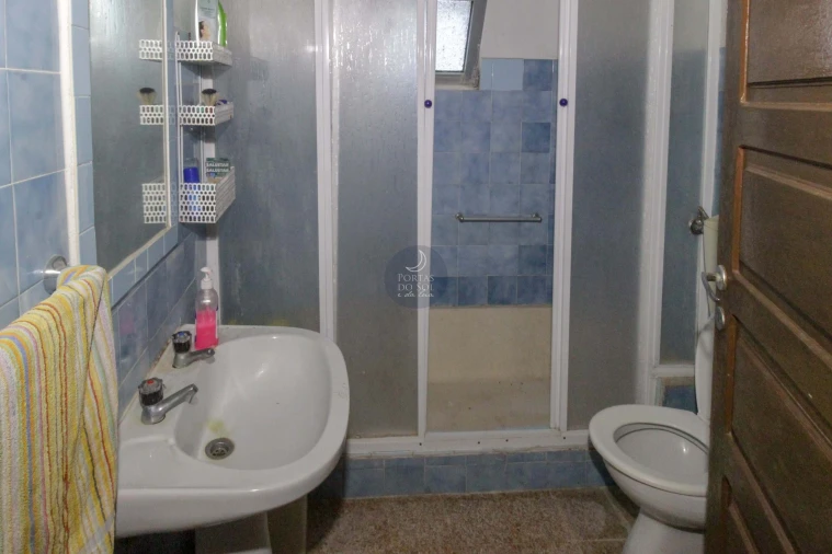 Moradia T4 para Venda em Almoster Foto 12