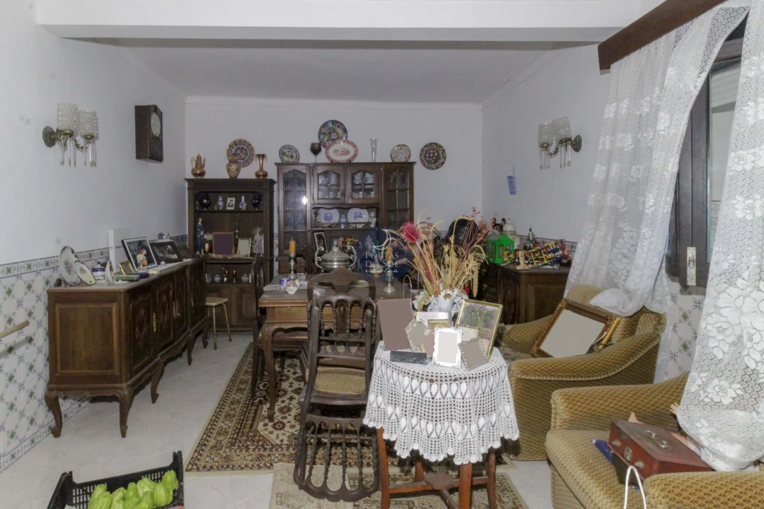 Moradia T4 para Venda em Almoster Foto 4