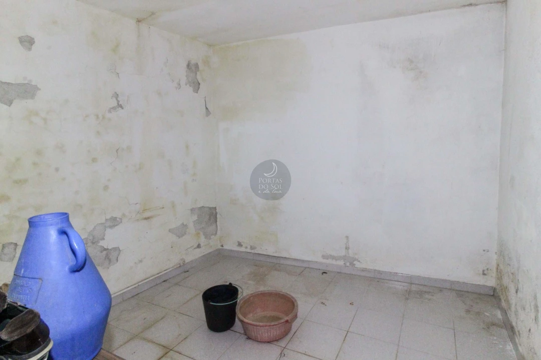 Moradia T4 para Venda em Almoster Foto 11