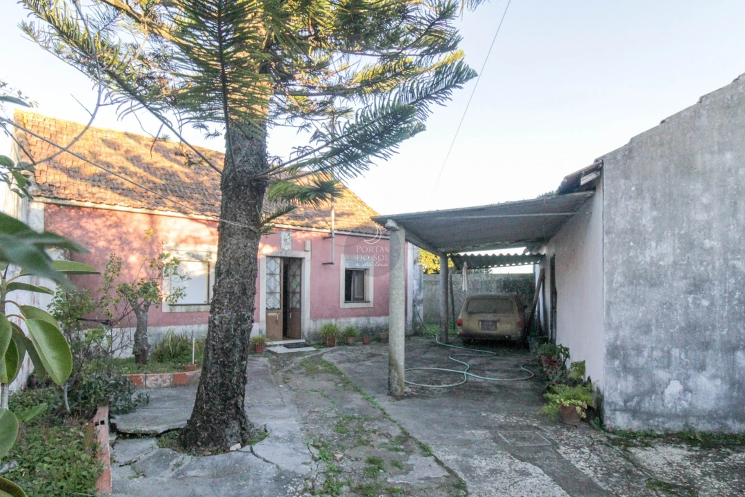 Moradia T4 para Venda em Almoster Foto 1