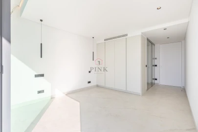 Moradia T4 para Venda em Funchal (Santa Maria Maior)