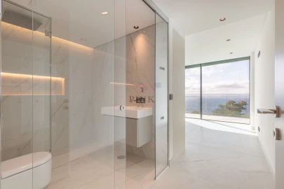Moradia T4 para Venda em Funchal (Santa Maria Maior)