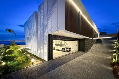 Moradia T4 para Venda em Funchal (Santa Maria Maior)