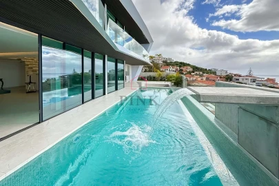 Moradia T4 para Venda em Funchal (Santa Maria Maior)