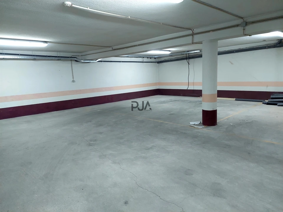Garagem para Arrendamento em Tondela e Nandufe Foto 1