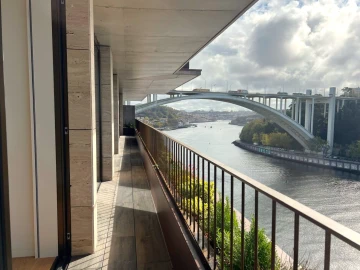 Apartamento T3 para Venda em Lordelo do Ouro e Massarelos