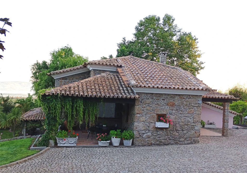 Moradia T4 para Venda em Gouveia (São Pedro e São Julião) Foto 8