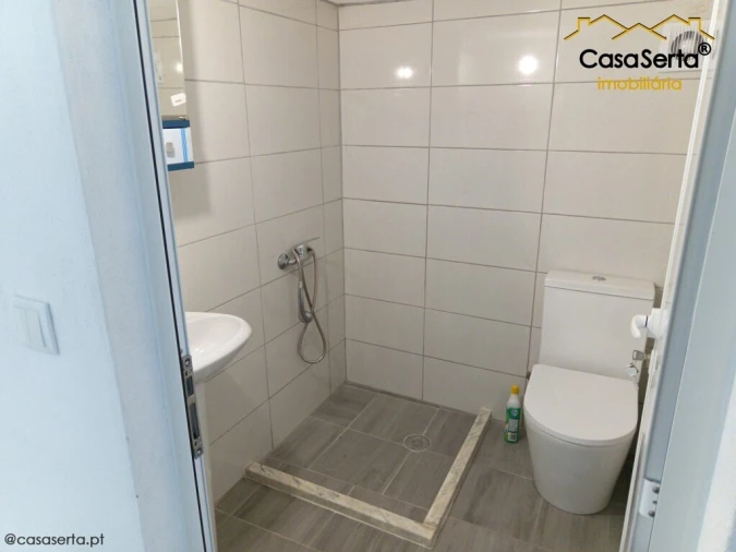 Moradia T4 para Venda em Cabeçudo Foto 19