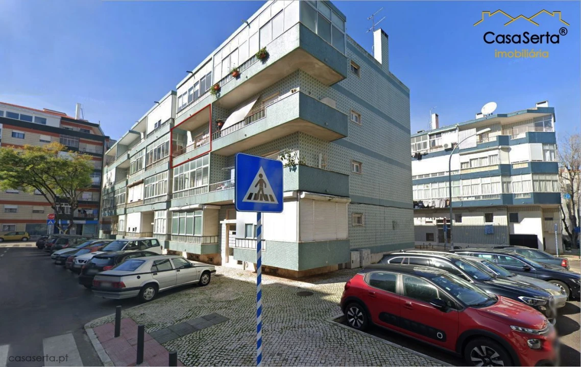 Apartamento T2 para Venda em Algés, Linda-A-Velha e Cruz Quebrada-Dafundo Foto 1