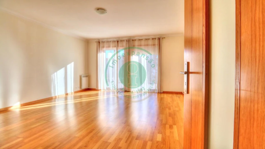 Apartamento T3 para Venda em Tavarede Foto 5