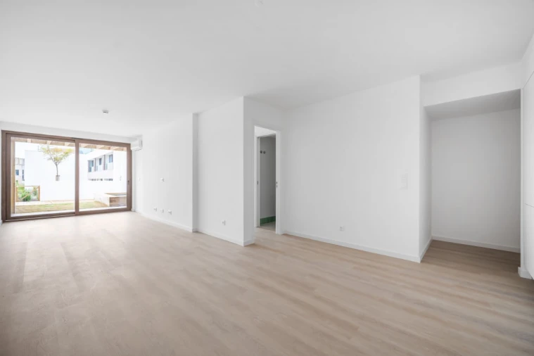 Apartamento T3 para Venda em Porto Covo Foto 9