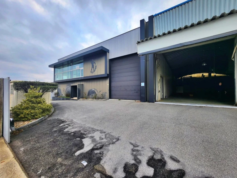 Armazém para Venda em Raiva, Pedorido e Paraíso Foto 38