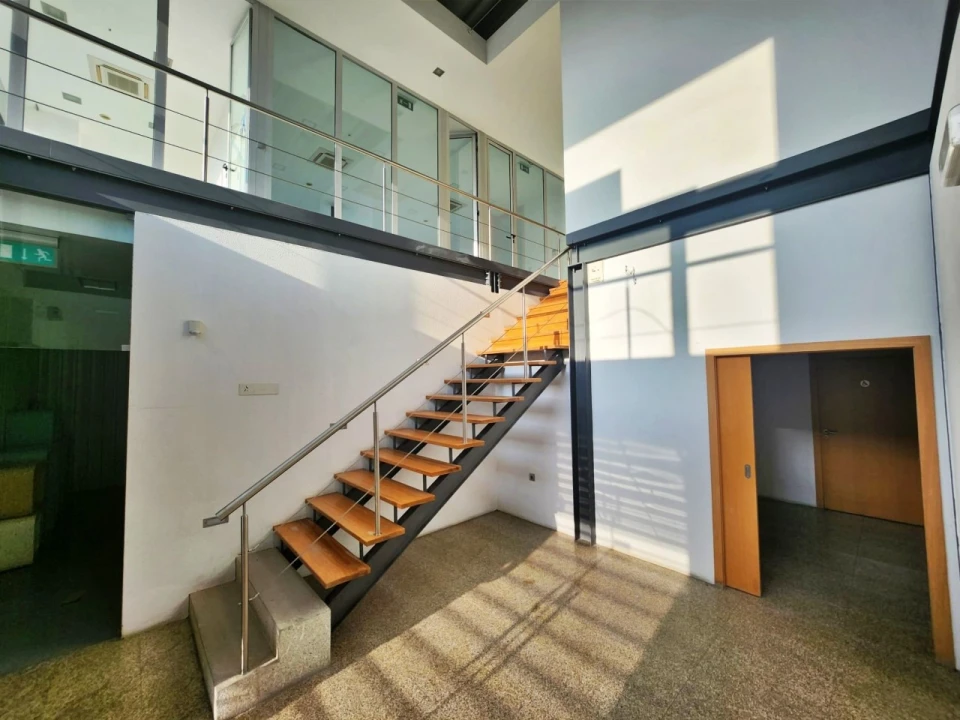 Armazém para Venda em Raiva, Pedorido e Paraíso Foto 4