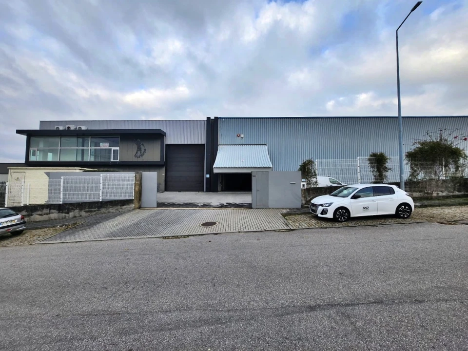 Armazém para Venda em Raiva, Pedorido e Paraíso Foto 32