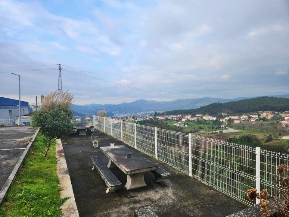 Armazém para Venda em Raiva, Pedorido e Paraíso Foto 31